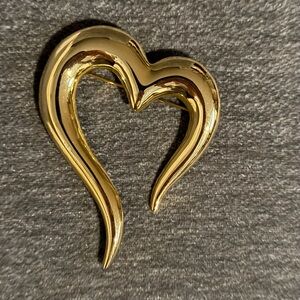 Gold Heart-Shaped Brooch Pin by JJ (Janette)